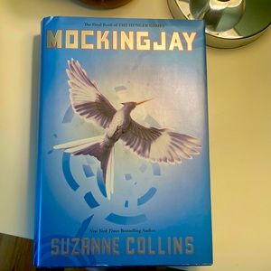 Mockingjay Final Book of The Hunger Games by Suzanne Collins Hard Copy